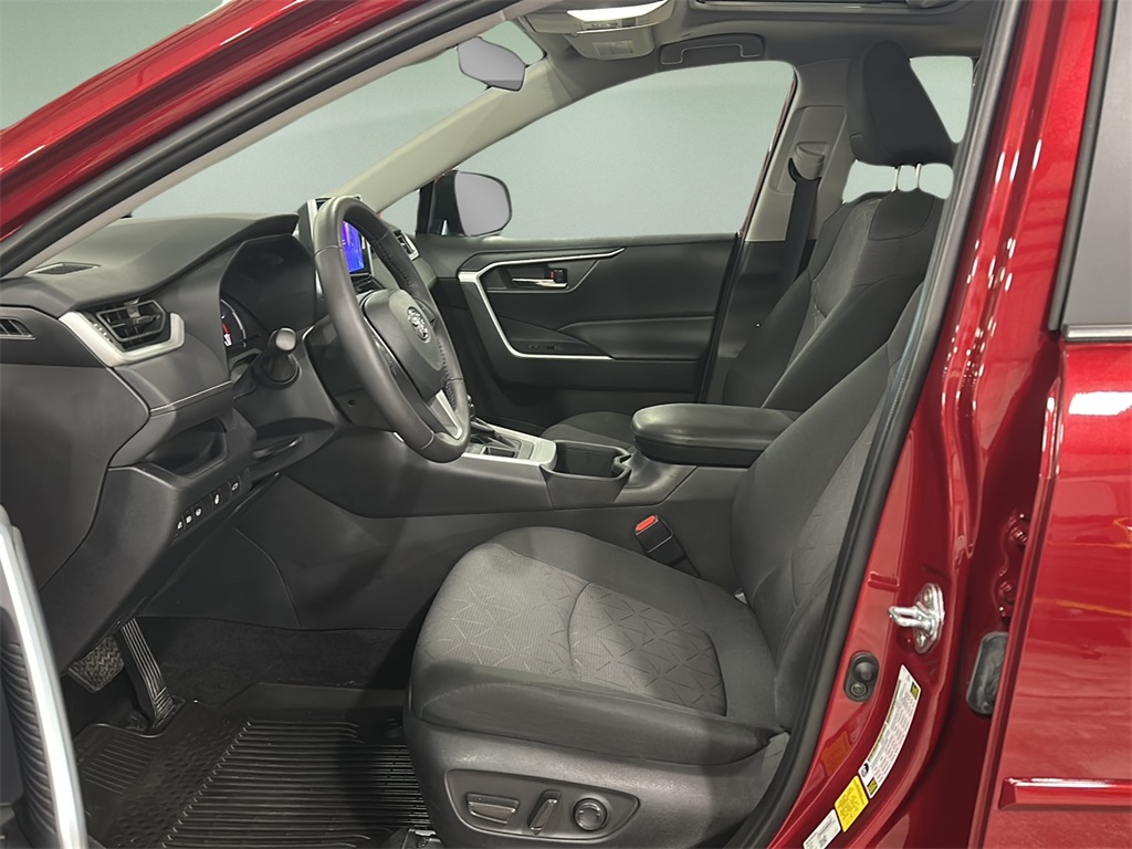 2024 Toyota RAV4 XLE photo 10