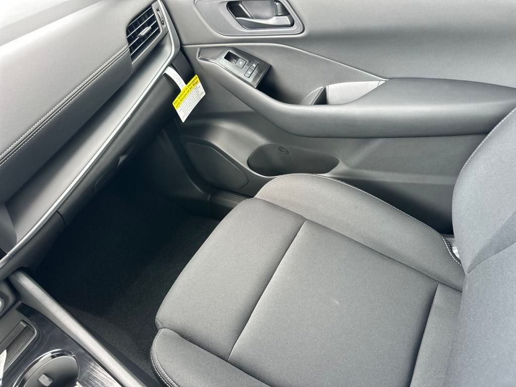 2026 Nissan Rogue S photo 23