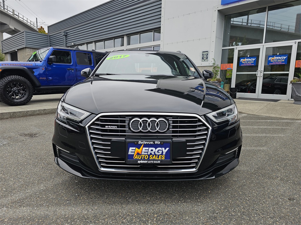 2017 Audi A3 E-tron Premium Plus photo 2