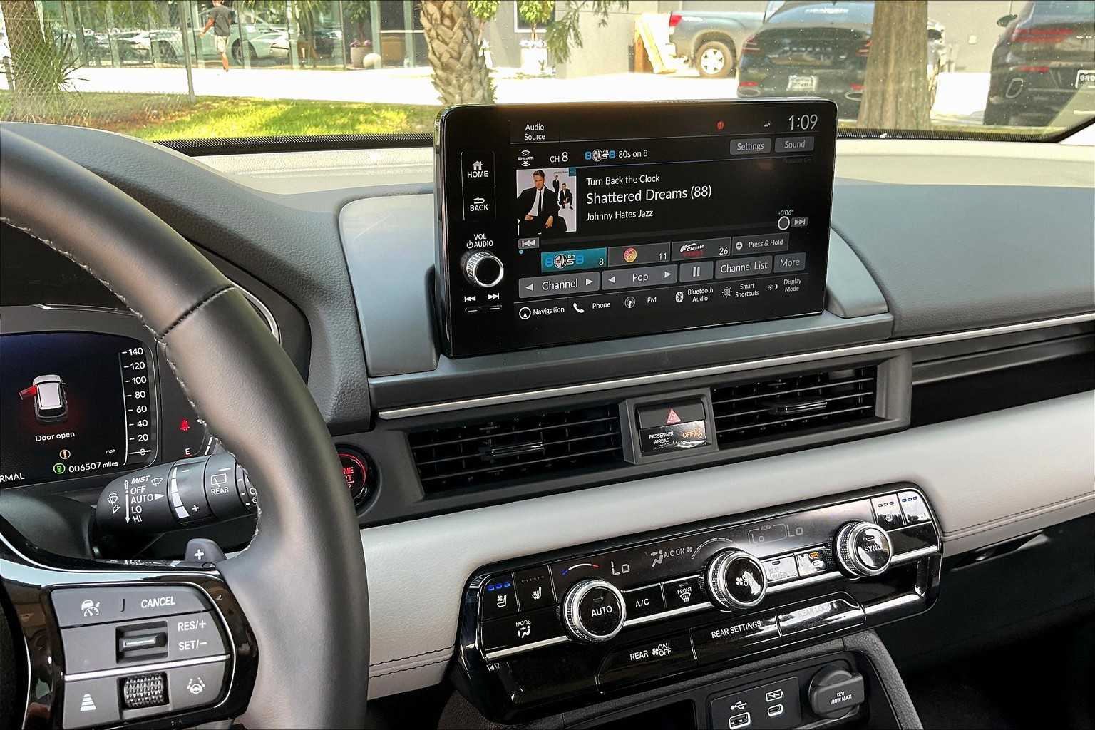 2025 Honda Pilot Elite photo 2
