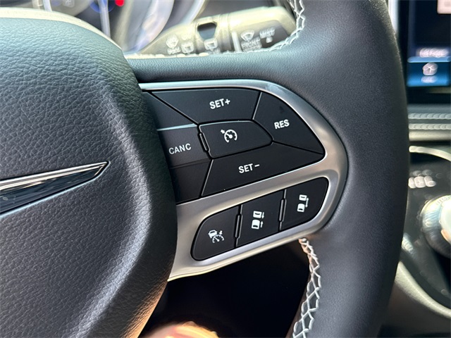 2026 Chrysler Pacifica photo 14