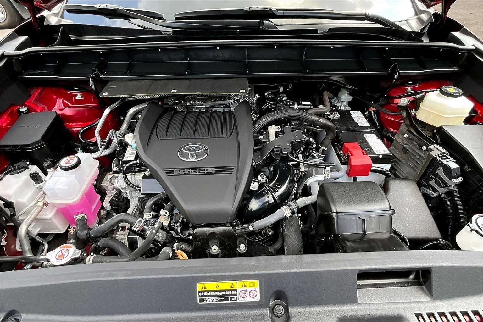 2024 Toyota Highlander LE photo 31