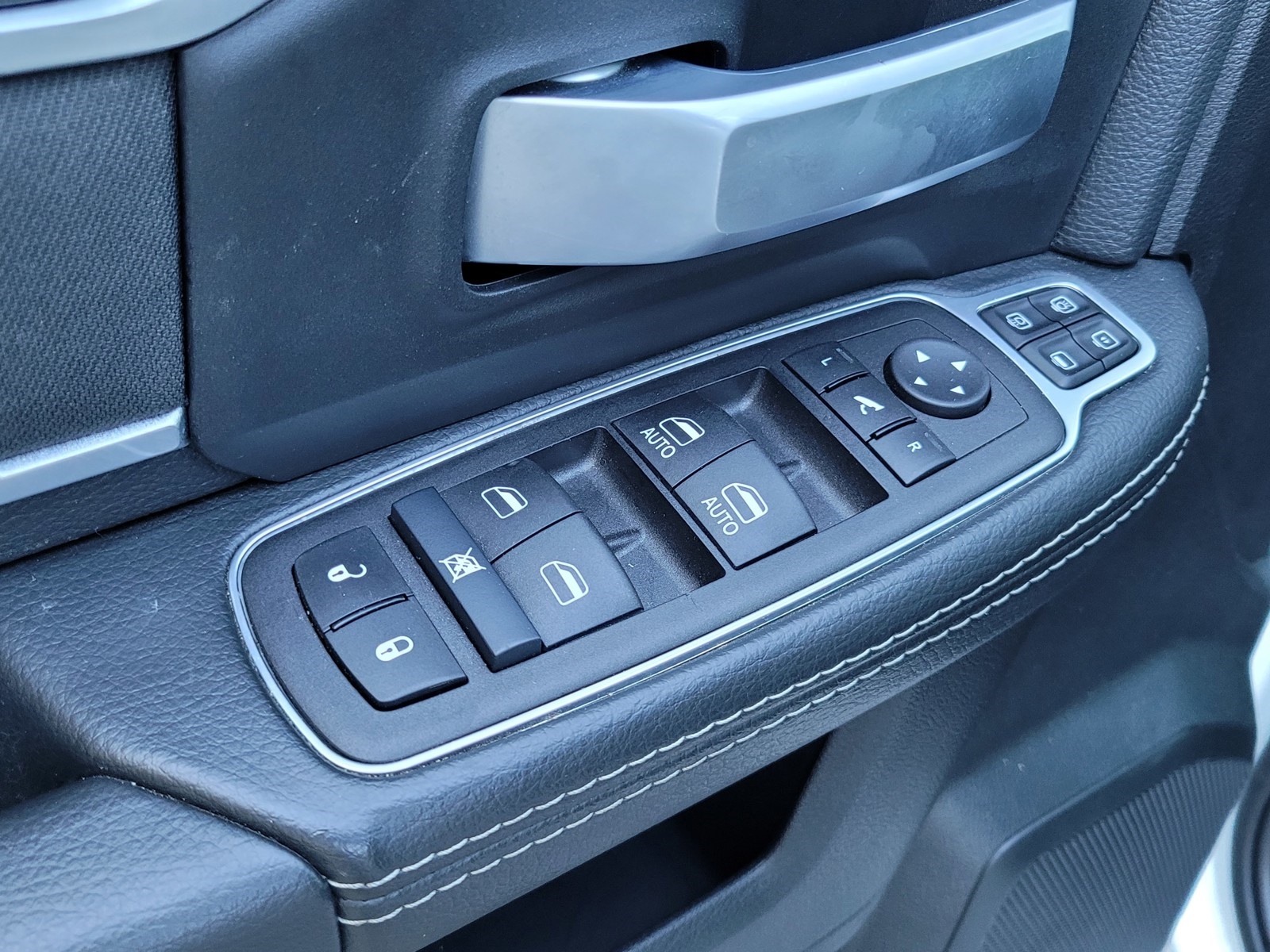 2024 Ram 2500 Big Horn photo 17