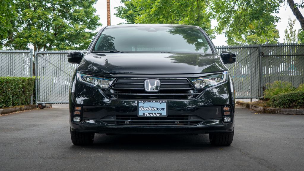 2023 Honda Odyssey Sport photo 3