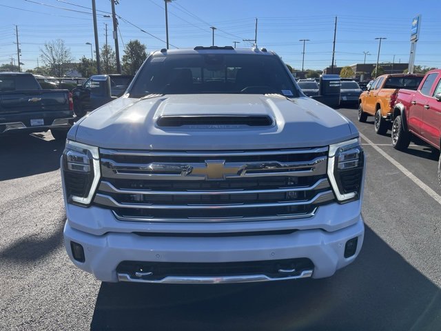 2026 Chevrolet Silverado 3500HD High Country photo 2