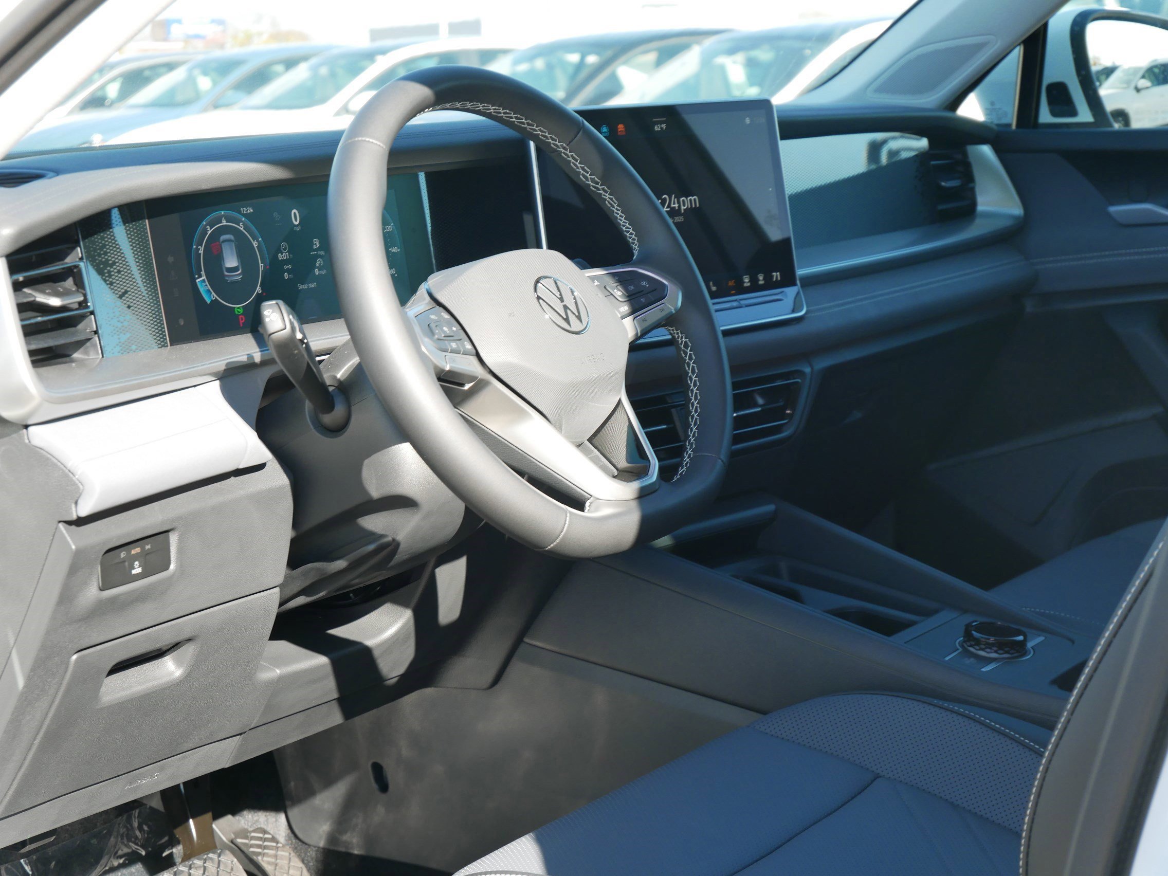 2026 Volkswagen Tiguan SE photo 4