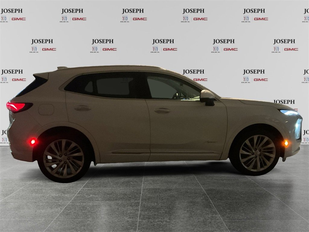 2022 Toyota Tundra Platinum's photo