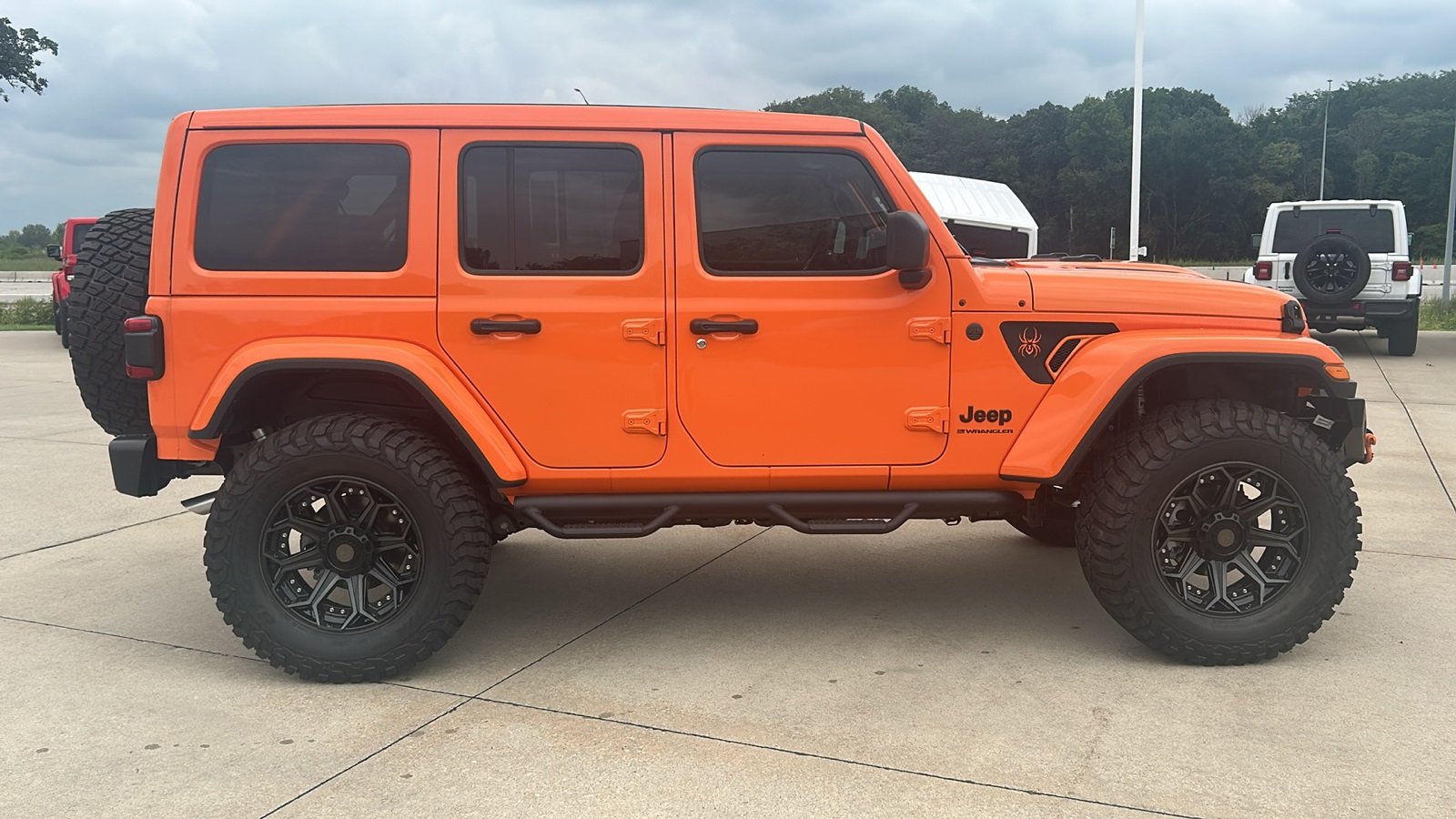 2025 Jeep Wrangler Sahara photo 2
