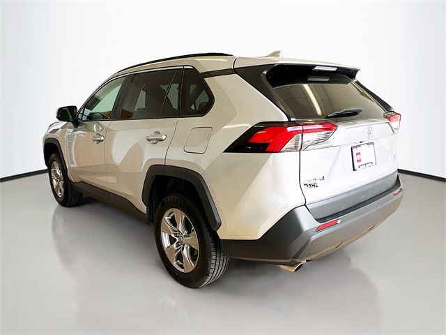 2024 Toyota RAV4 XLE photo 4