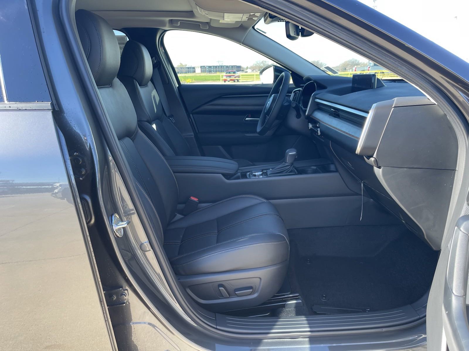 2025 Mazda CX-50 Premium photo 9