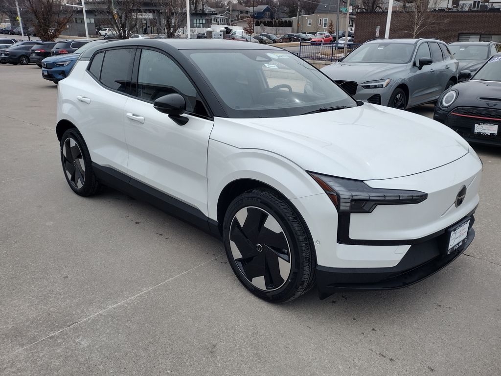 2025 VOLVO EX30 - Image 3