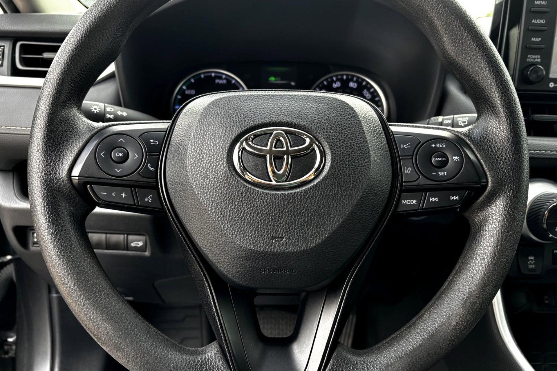 2022 Toyota RAV4 Hybrid XLE photo 11