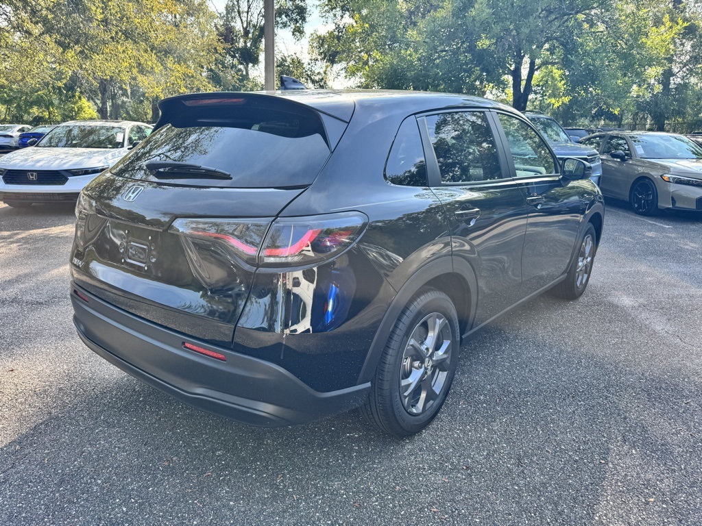 2026 Honda HR-V LX photo 6