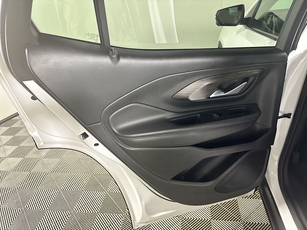 2023 Gmc Terrain SLE photo 17