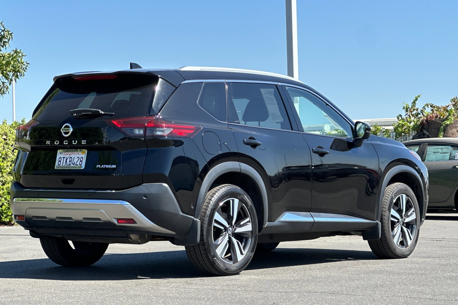 2021 Nissan Rogue Platinum photo 4