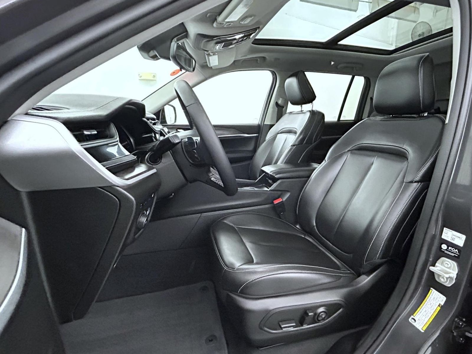 2023 Jeep Cherokee 4xe photo 9