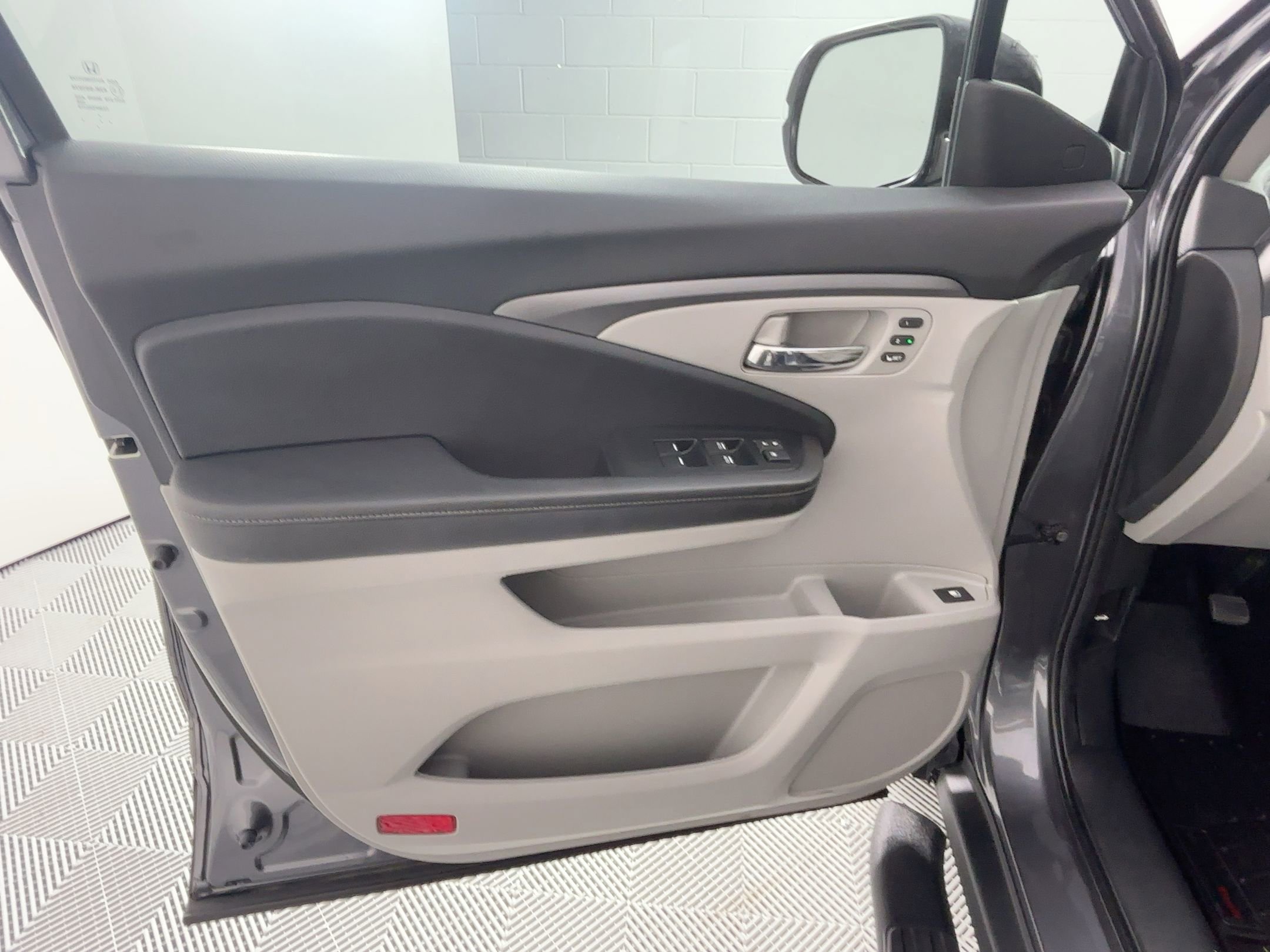 2023 Honda Ridgeline RTL photo 10