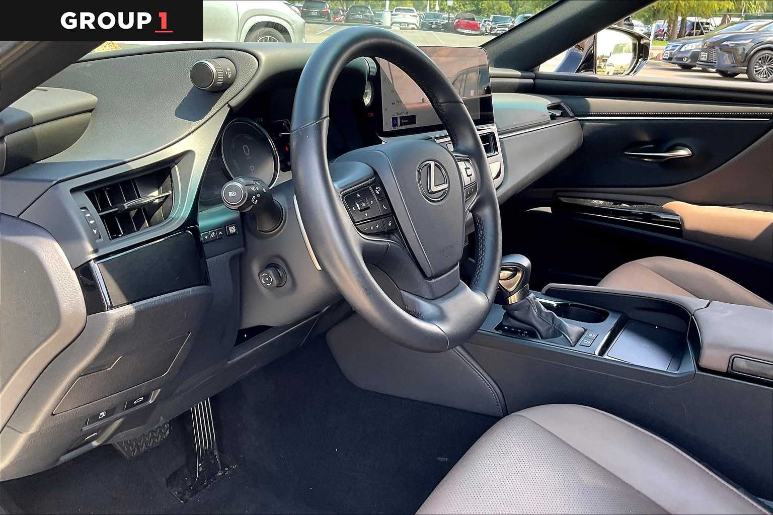 2025 Lexus ES Premium photo 14