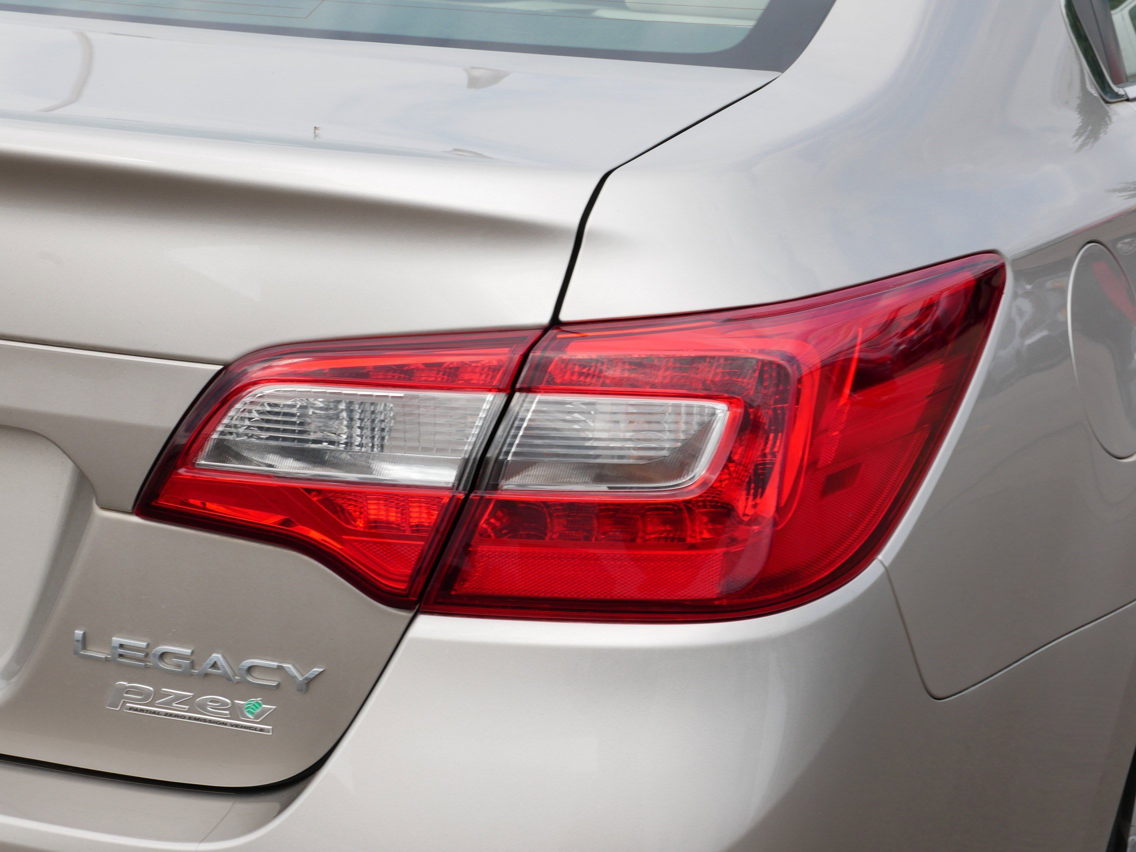 2016 Subaru Legacy 2.5i Premium photo 17