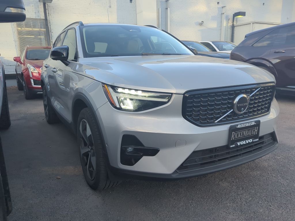 2024 Volvo XC40 Plus