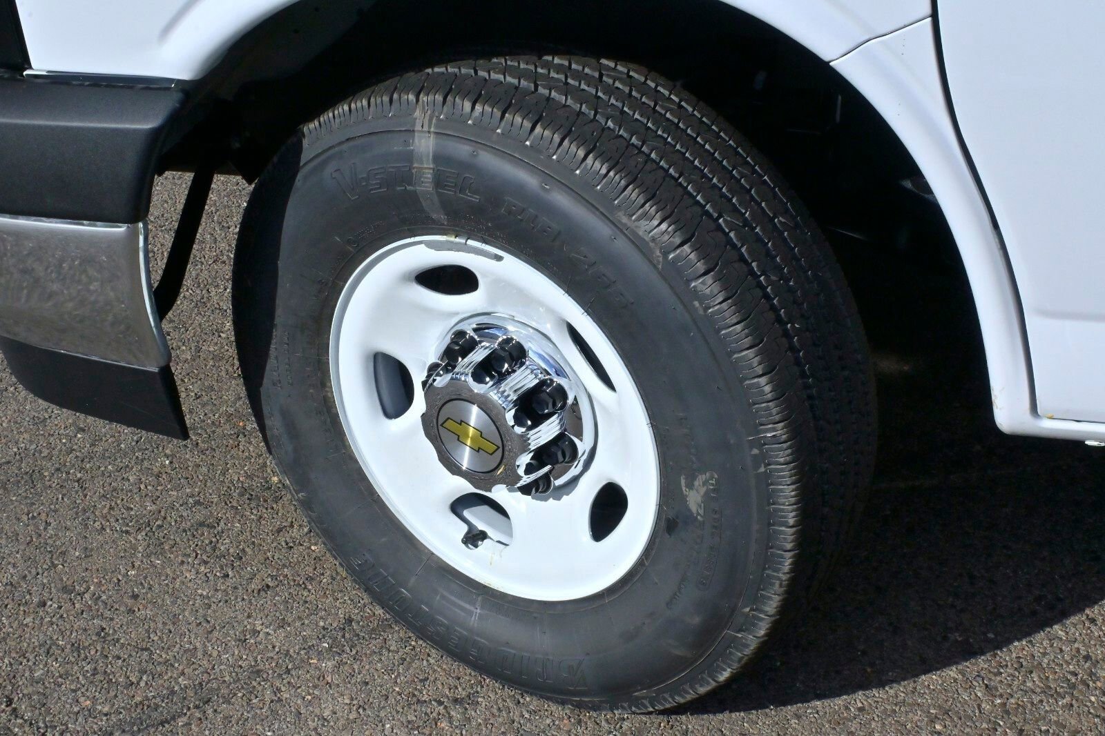 2025 Chevrolet Express Cargo Van Work photo 2