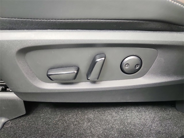 2025 Nissan Pathfinder Platinum photo 15