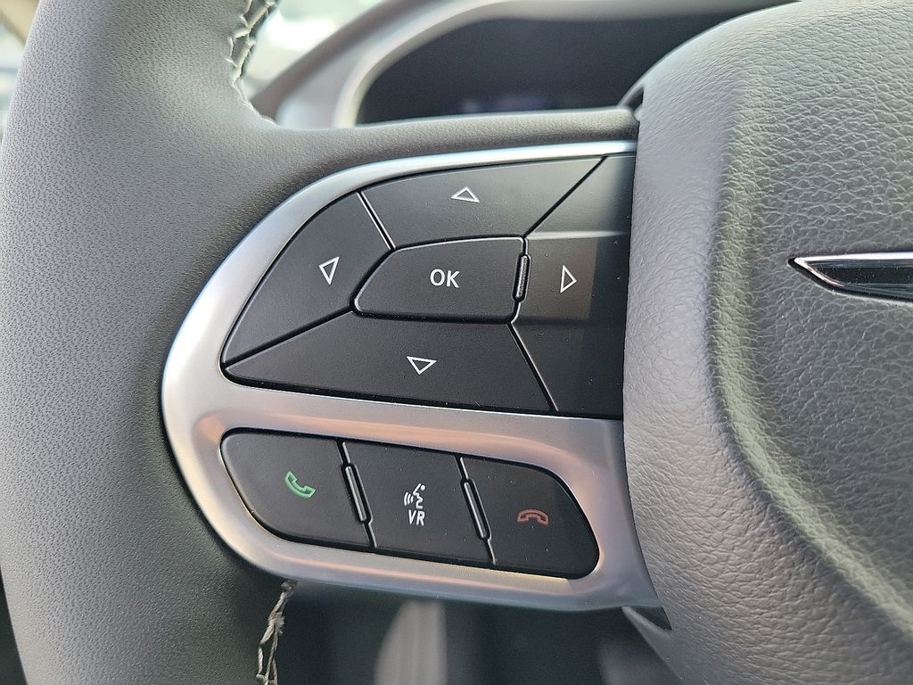 2025 Chrysler Voyager LX photo 3