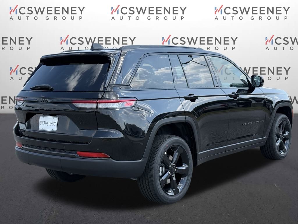 2025 Jeep Grand Cherokee Altitude photo 4