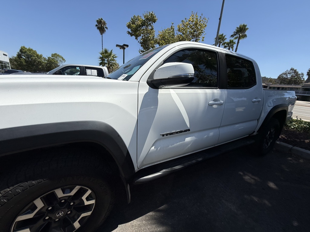 2021 Toyota Tacoma SR5 photo 2