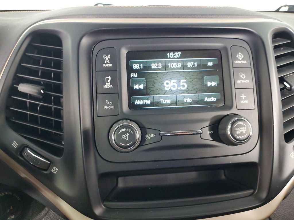 2018 Jeep Cherokee Latitude photo 16