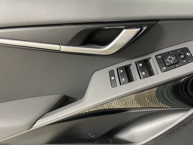 2025 Kia Niro EX photo 18