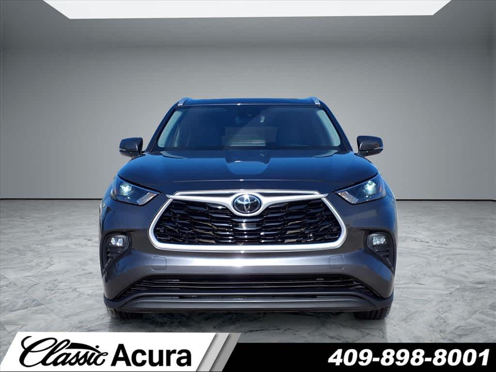 2023 Toyota Highlander XLE photo 3