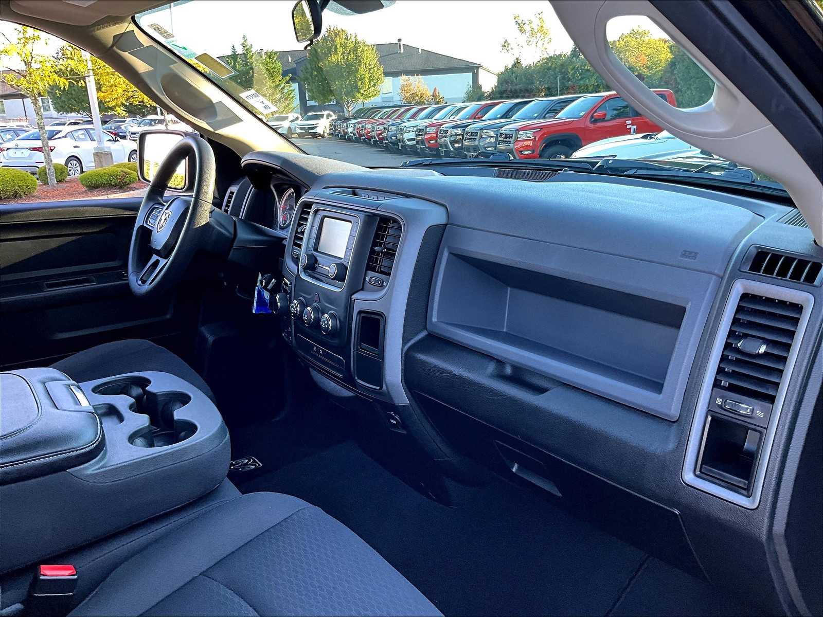 2019 Ram 1500 Tradesman ST photo 13