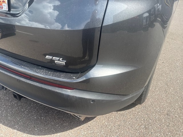 Used 2018  Ford SEL image 15