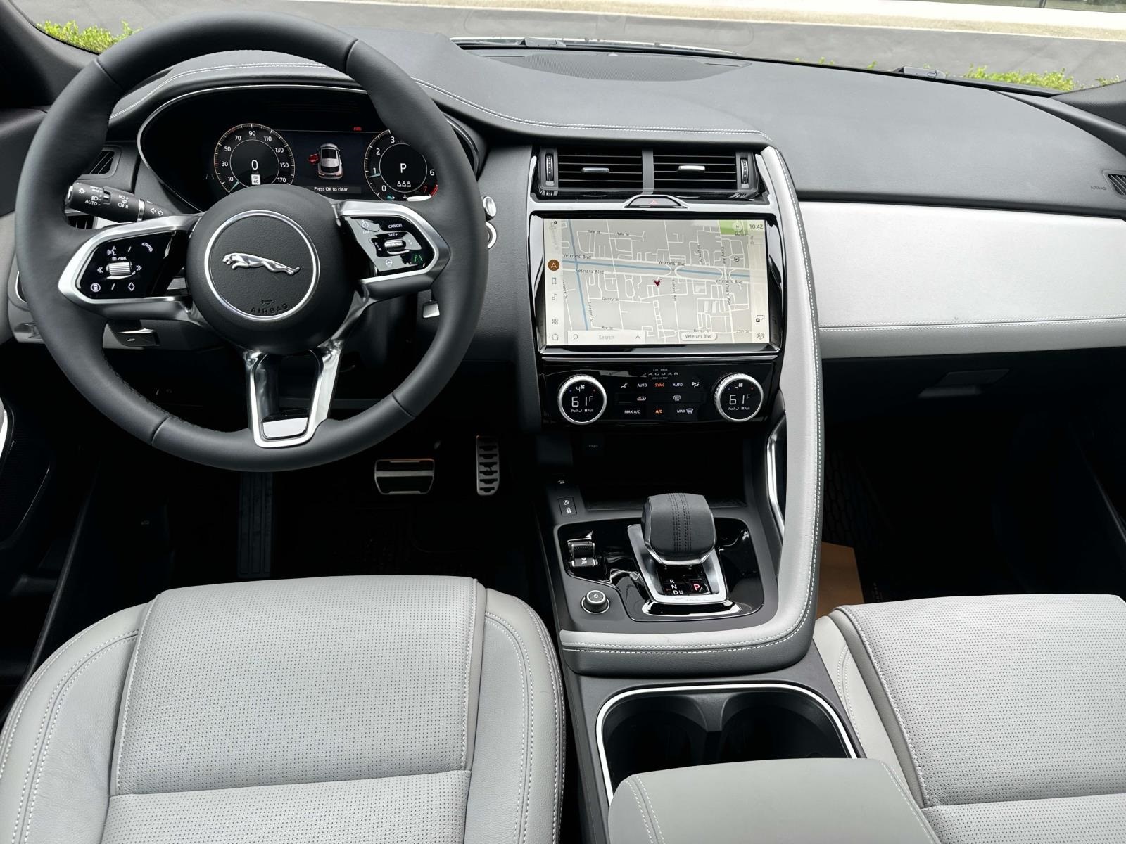 2024 Jaguar E-PACE R-Dynamic SE photo 9