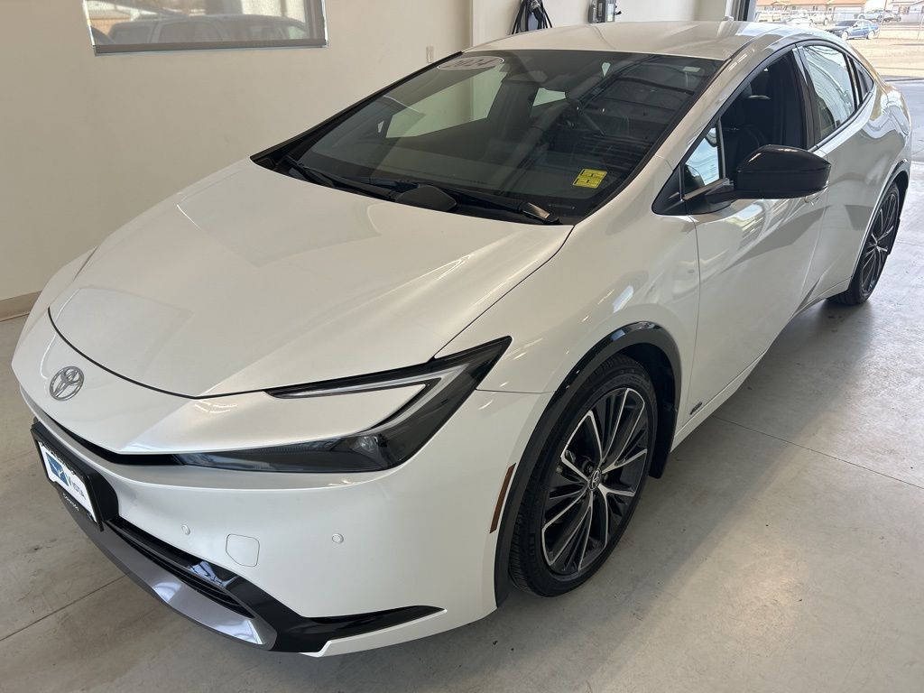 2024 Toyota Prius Limited photo 3