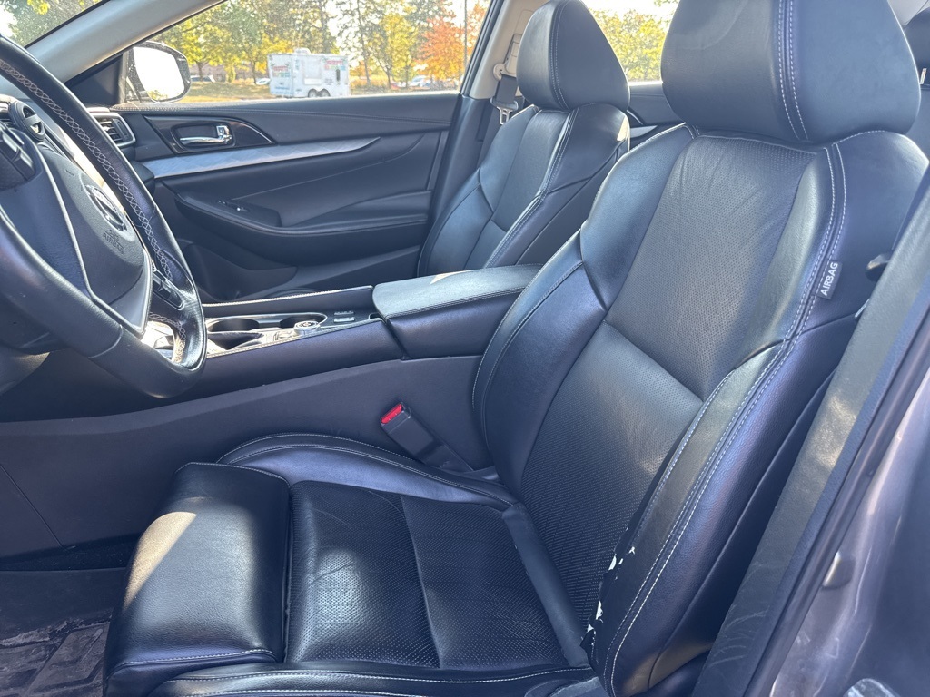 2018 Nissan Maxima SV photo 14