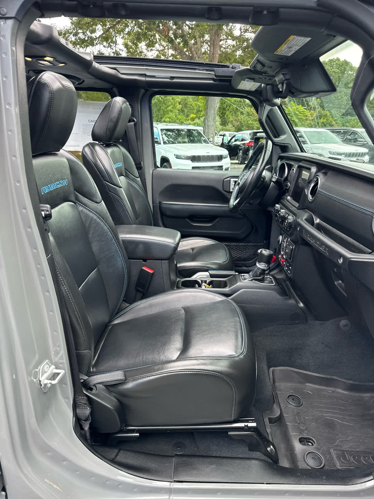 2022 Jeep Wrangler 4xe Unlimited Rubicon photo 24