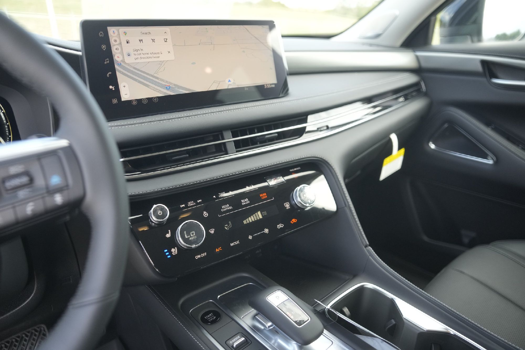2026 Infiniti QX60 Luxe photo 9