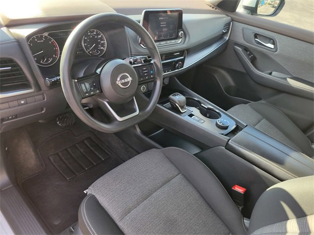 2022 Nissan Rogue SV photo 10