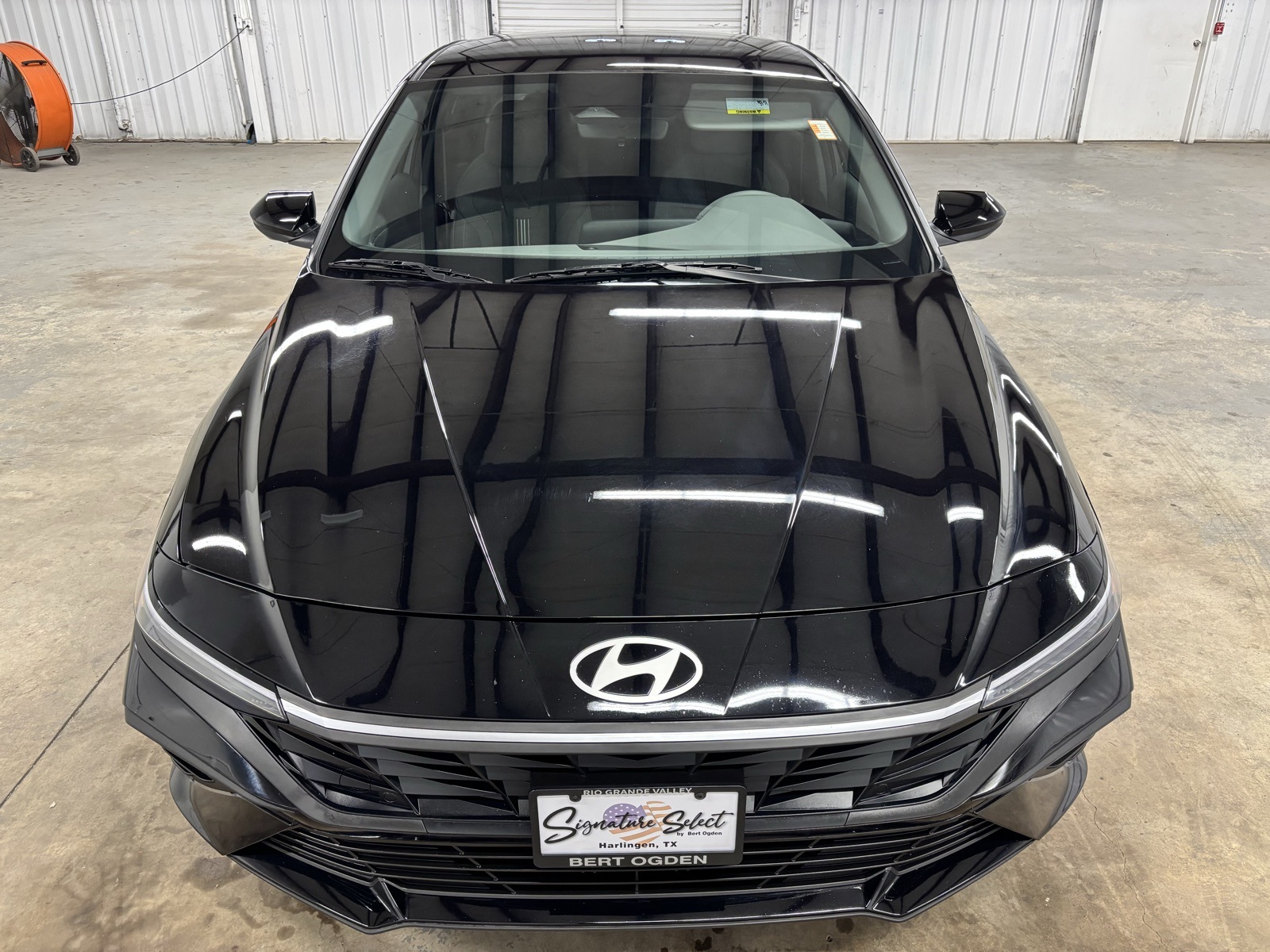 2025 Hyundai Elantra SEL Sport photo 2