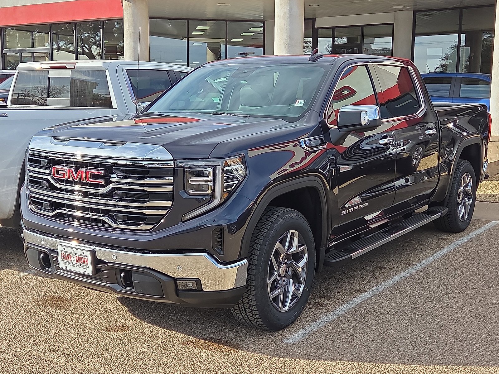 2026 GMC Sierra 1500 SLT's photo