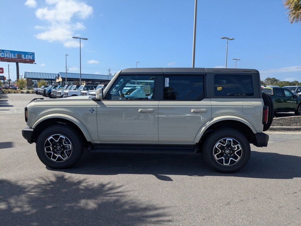 2025 Ford Bronco Outer Banks photo 7