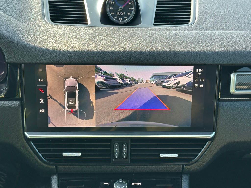 2022 Porsche Cayenne Coupe Base photo 32