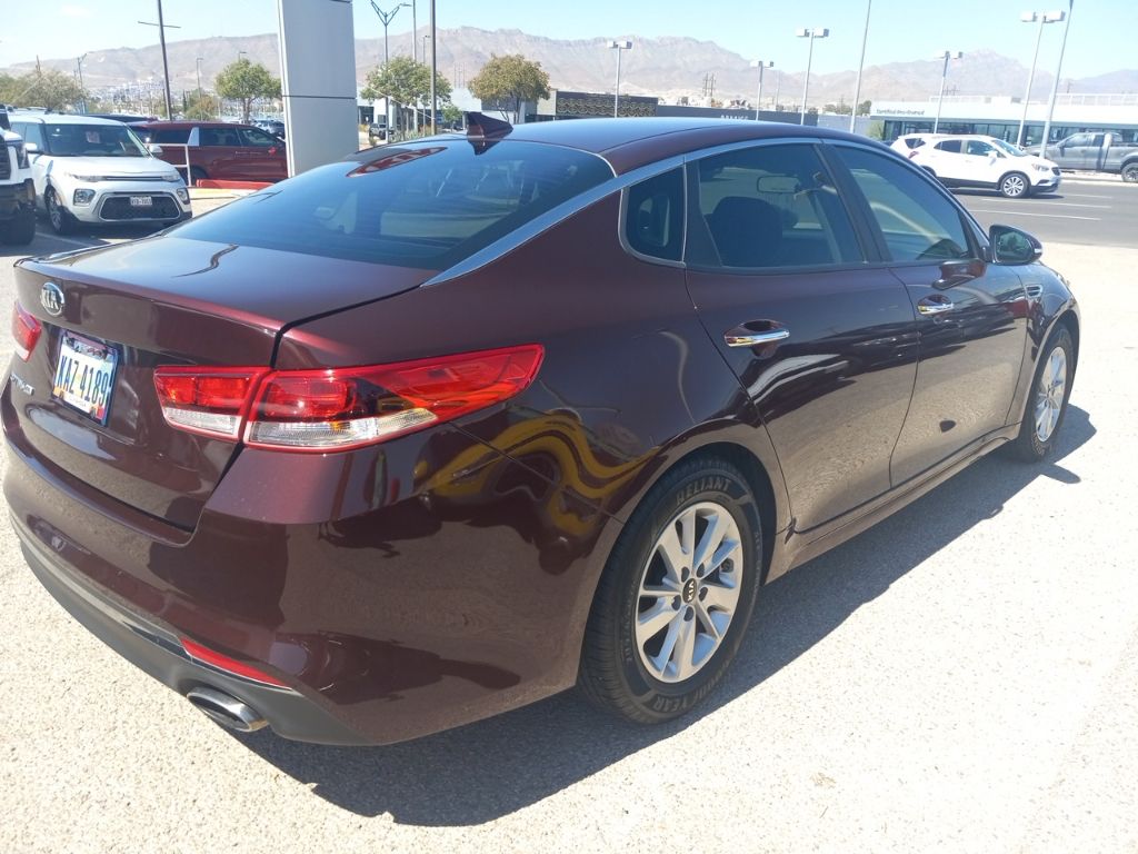 2017 Kia Optima LX photo 11