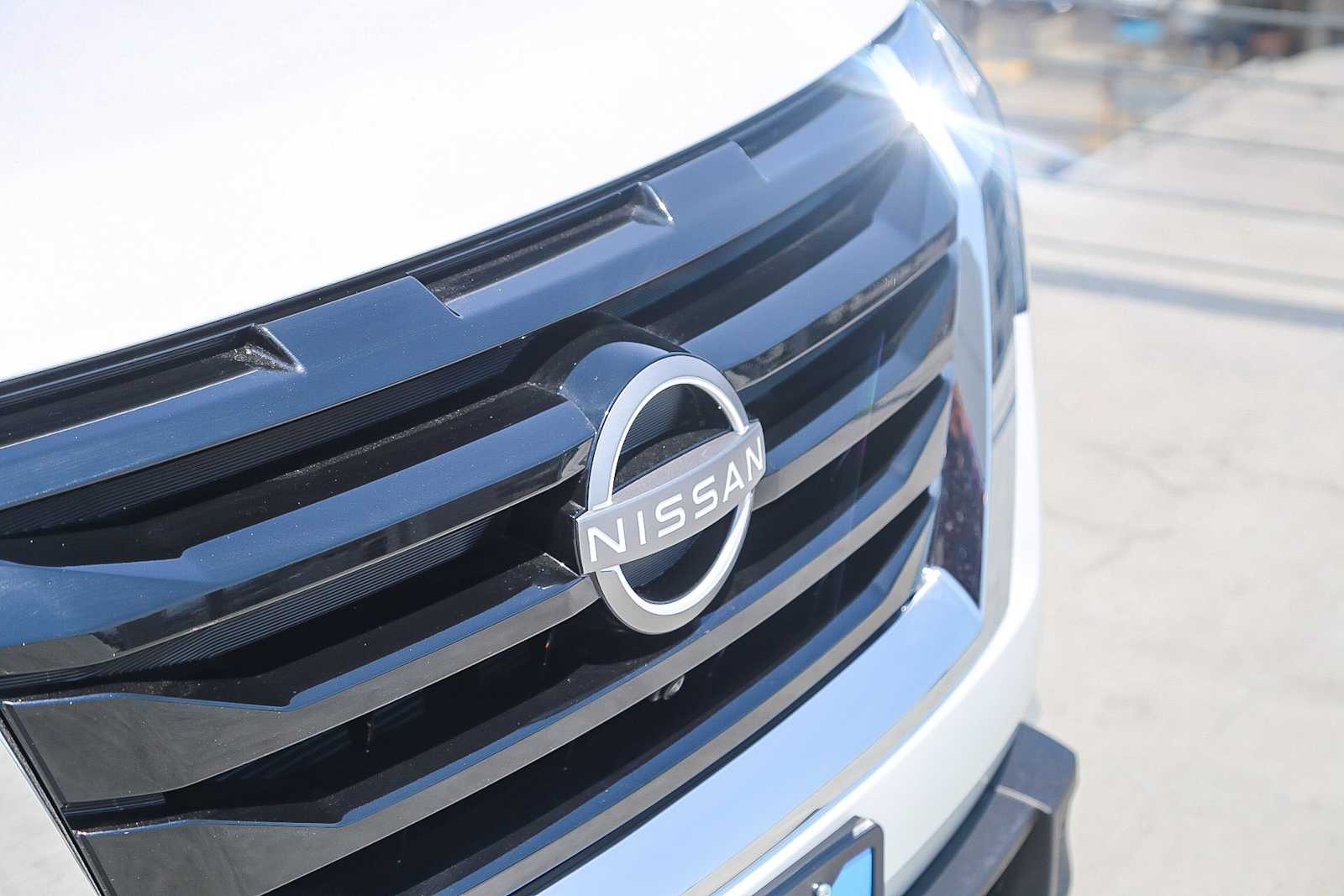 2025 Nissan Pathfinder SL photo 4