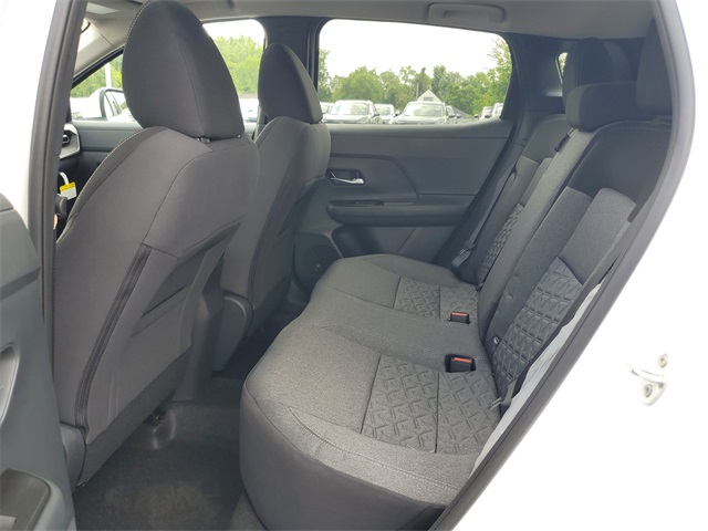 2025 Nissan Kicks SV photo 5