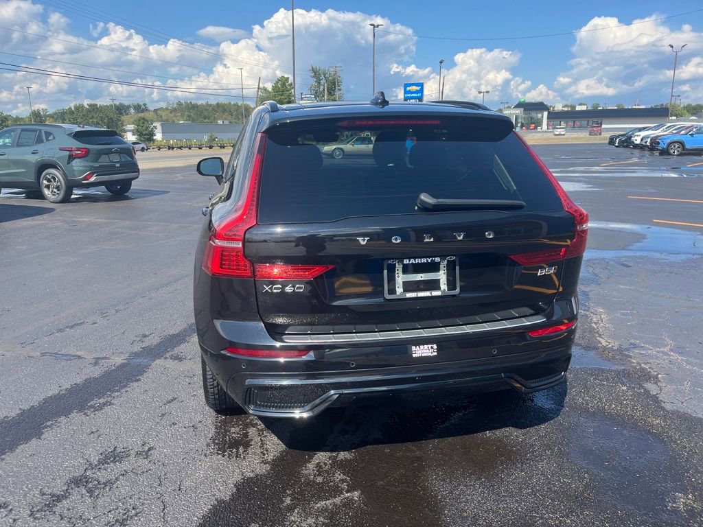 2023 Volvo XC60 Plus photo 3