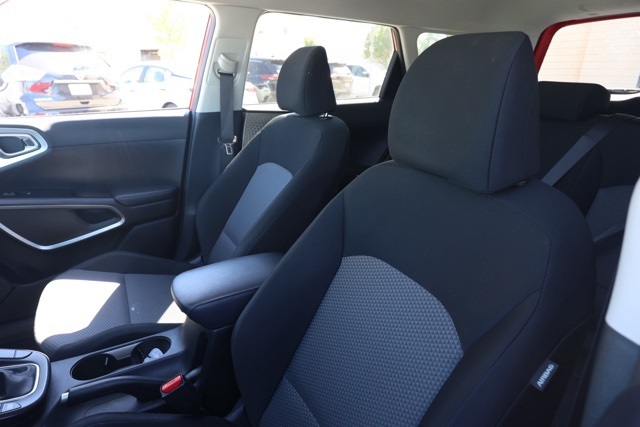 2023 Kia Soul LX photo 13