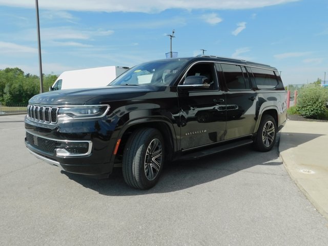2023 Jeep Wagoneer L Series II photo 3